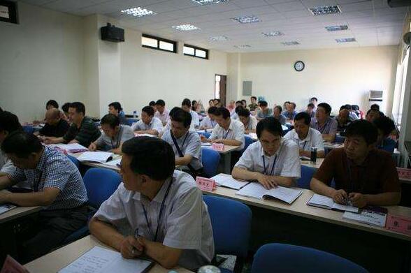 开远市教育教学品质提升高级研修班在清华大学举行